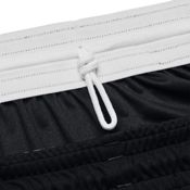 miniatura Imagen SHORT UNDER ARMOUR PERIMETER 11" NEGRO DORADO BASKET 1370222-002