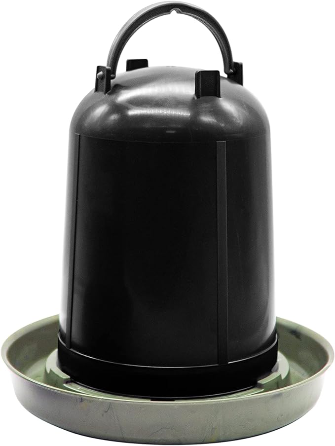 Bebedero de Plástico Reciclado para Gallinas