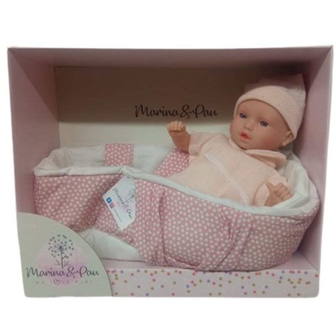 Bebe con Cesto y Ropita