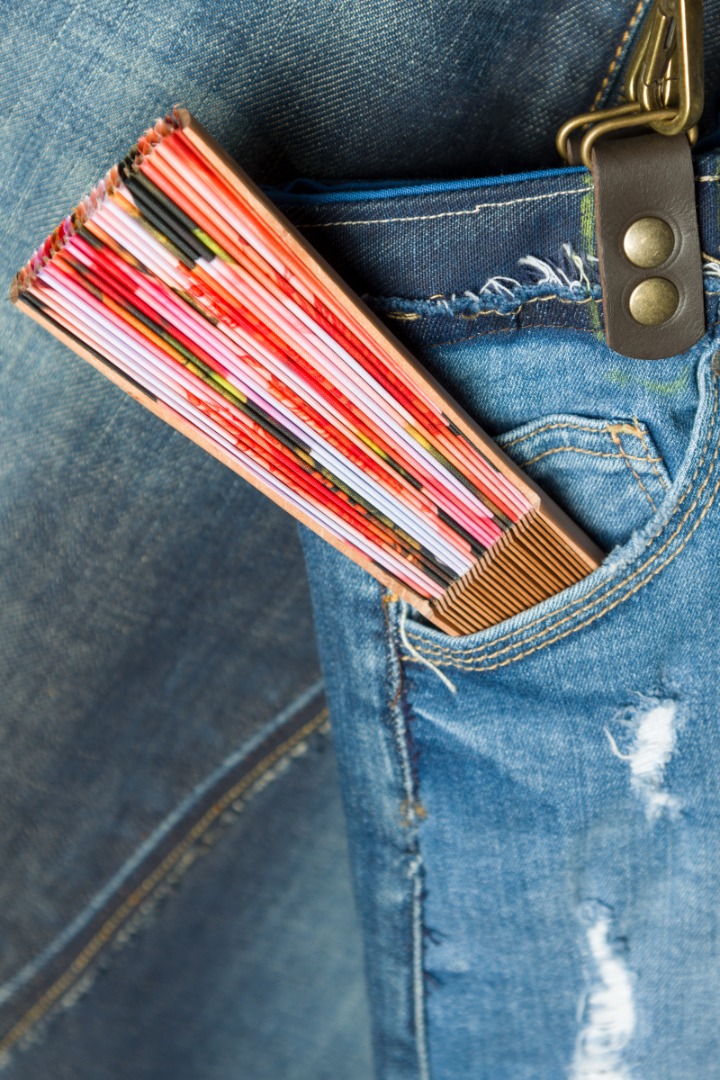 miniatura Abanico de madera y tela, exclusivo, moderno. Hecho a mano