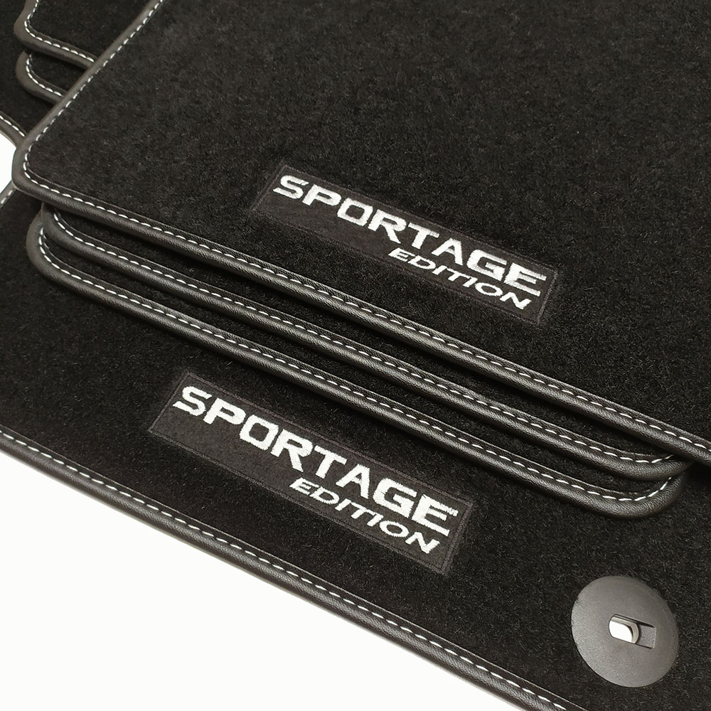 Car Lux Alfombras alfombrillas a medida en moqueta velour con logo para Kia Sportage V desde 2022