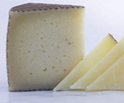 miniatura QUESO CURADO DE OVEJA VIEJO ARTESANO " QUEJARA" Textura compacta Sabor intenso y agradable retro-gusto.