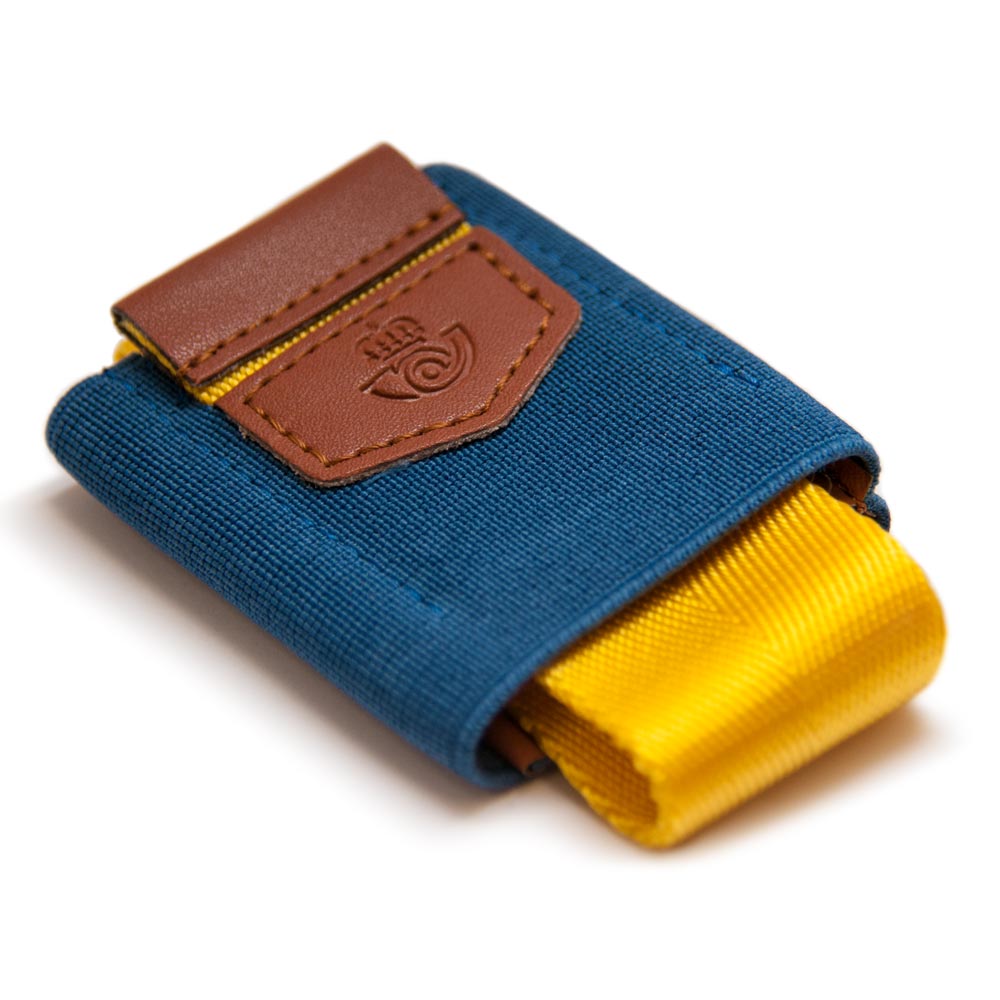 cartera tarjetero minimalista Correos azul de lado
