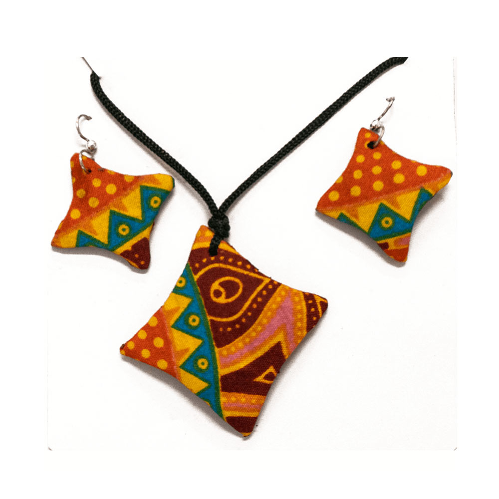 Conjunto de pendientes y colgante de la fundación Agua de coco