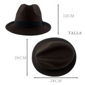 miniatura Sombrero Marrón: El sombrero es el toque final para el disfraz. 