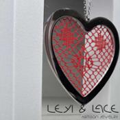 miniatura Collar Corazón y Encaje de Bolillos en Rojo