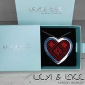 miniatura Collar Corazón y Encaje de Bolillos en Rojo