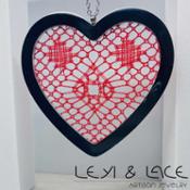 miniatura Collar Corazón y Encaje de Bolillos en Rojo