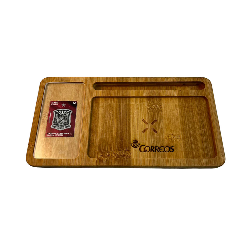 Cargador organizador en bambú | Colección cargador “Escudo Centenario Selección Española de fútbol¨